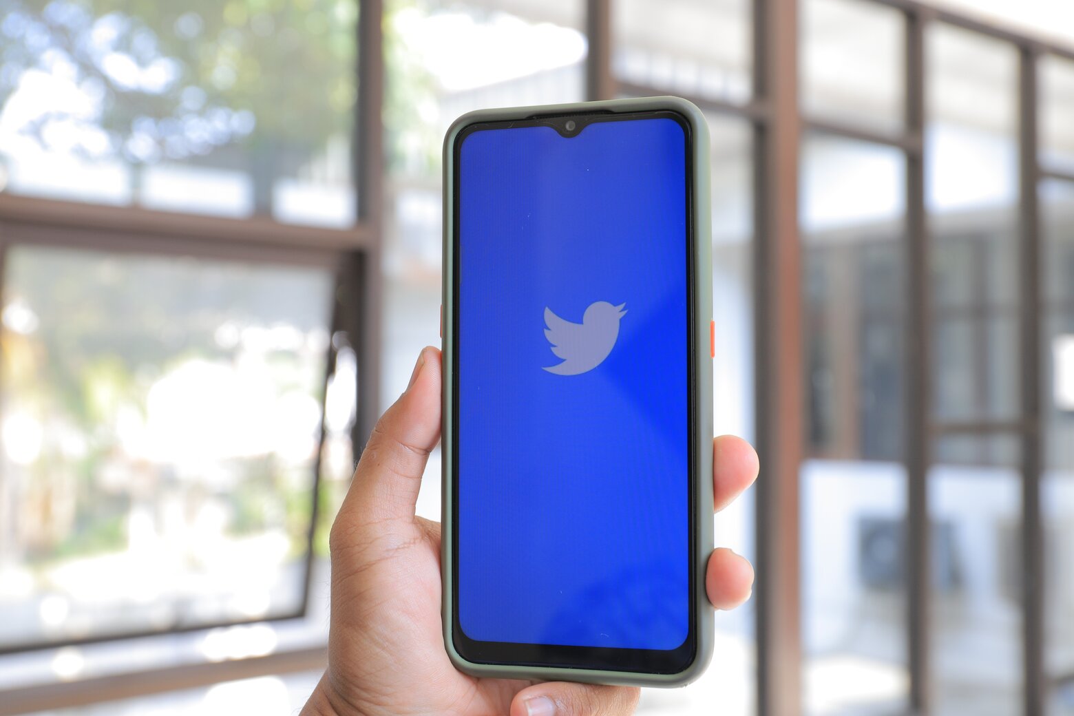 Gratis Twitter Volgers vs. Betaalde: Een Uitgebreide Vergelijking